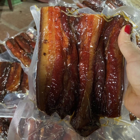 1kg Thịt Ba Chỉ Gác Bếp Tây Bắc Loại A Làm Từ Lợn Bản 1kg Thịt Ba Chỉ Gác Bếp Tây Bắc Loại A Làm Từ Lợn Bản