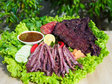 Hướng dẫn chế biến thịt trâu gác bếp đúng chuẩn và cách bảo quản Hướng dẫn chế biến thịt trâu gác bếp đúng chuẩn và cách bảo quản