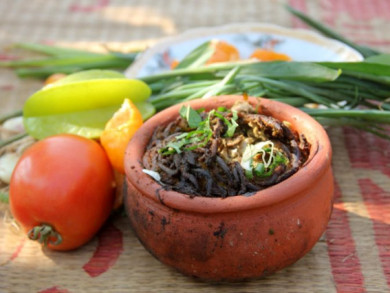 Rươi kho – cách chế biến đơn giản thơm ngon Rươi kho – cách chế biến đơn giản thơm ngon